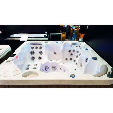 Басейн СПА WELLIS CITYLINE MALAGA