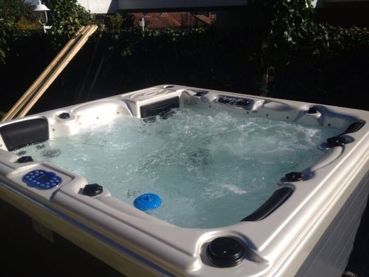 СПА бассейн Comfort SPA SORRENTO 5 PERSON 2+3, Бальбоа G3+Spa Touch, (200*200*80) Сорренто