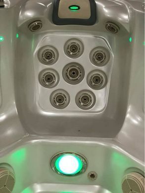 СПА бассейн Comfort SPA GOLDEN STORM (4+1) 200*200*93 Золотой Шторм (Standard+media+winter)