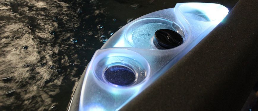 Гідромасажний СПА басейн Feeling, PUR spas, 216х182х87 см, 4 місця(1 з них лежаче), 1000 л Feeling
