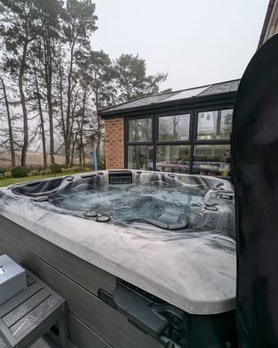 SPA басейн Superior Spas Premium Barcelona V3 Odyssey (Сірий) (Англія), 223&times;223&times;94 см