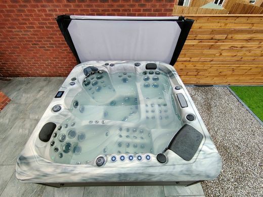 SPA басейн Superior Spas Premium Barcelona V3 Odyssey (Сірий) (Англія), 223&times;223&times;94 см