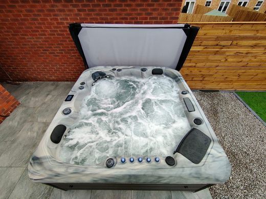 SPA басейн Superior Spas Premium Barcelona V3 Odyssey (Сірий) (Англія), 223&times;223&times;94 см